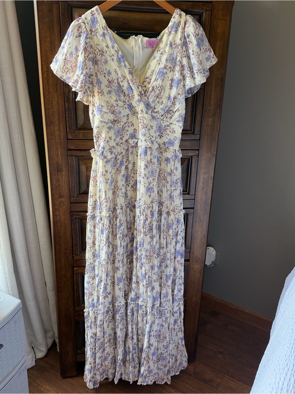 Francesca's Collections Cream Maxi Dress with Lavender Floral Print